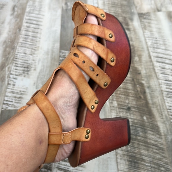 Platform Clog - Picture 6 of 6